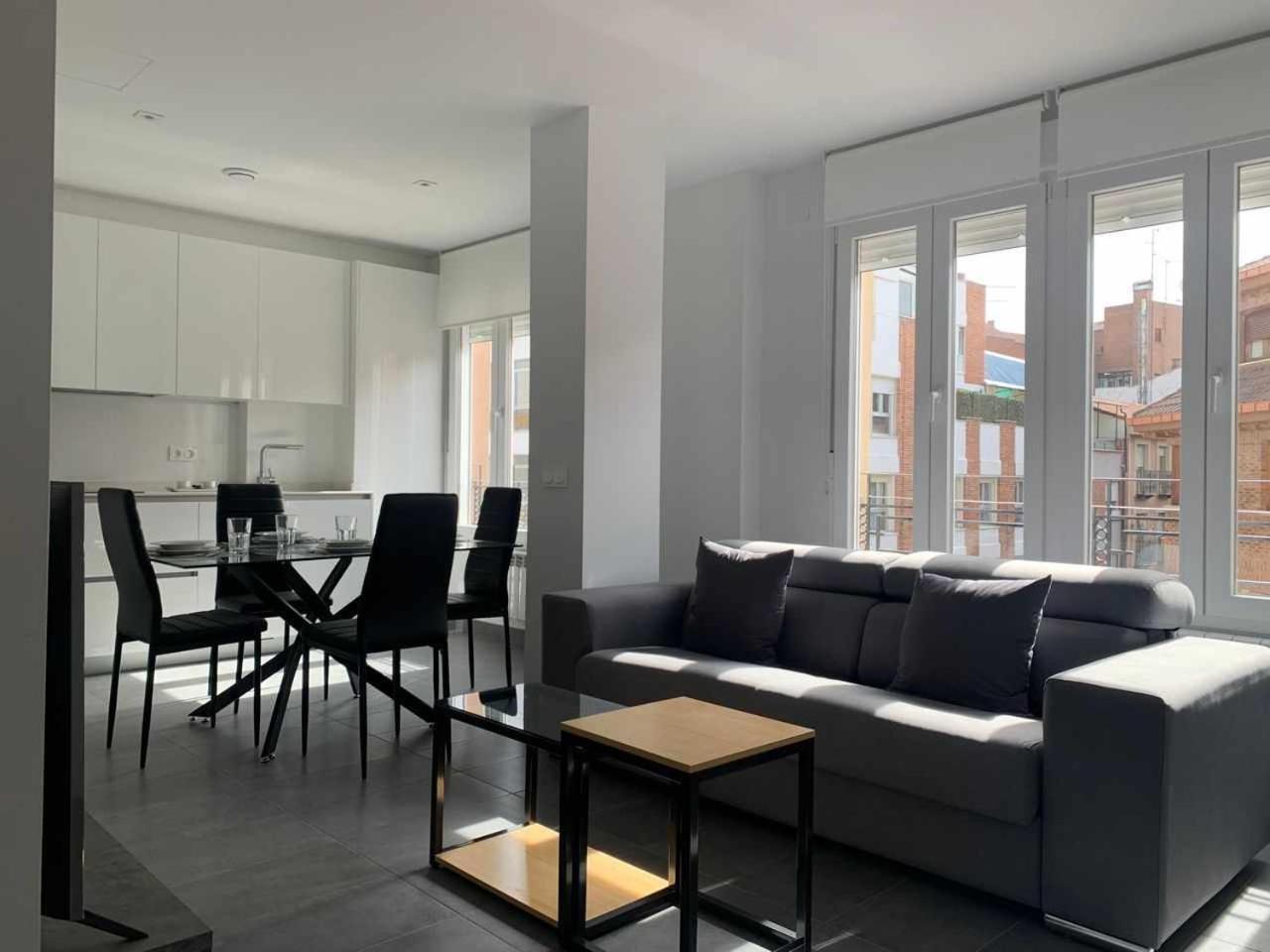 Ramon Y Cajal Suites De Luxe León Esterno foto
